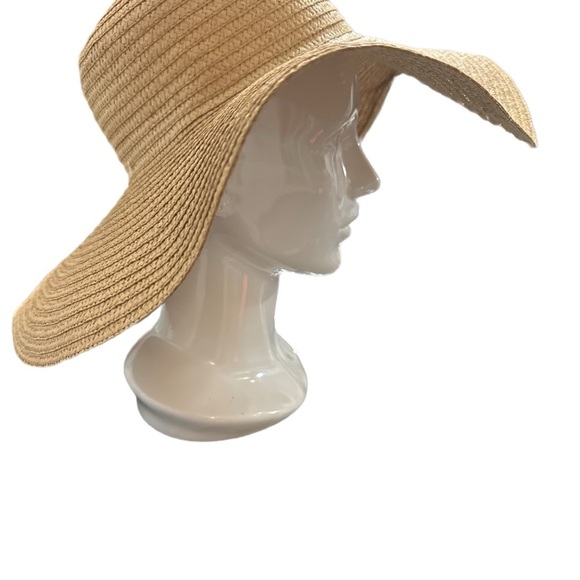 Elegant Tan Wide-Brimmed Sun Hat - Picture 4 of 4